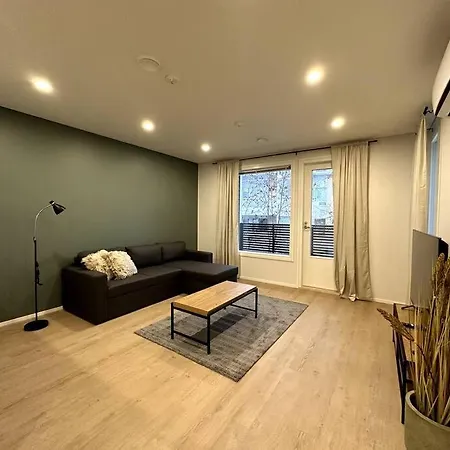 Kotimaailma #6 - Hieno Ja Tilava Kaksio Keskustassa *