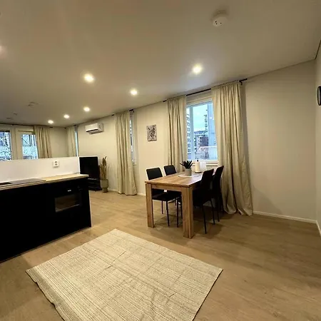 Kotimaailma #6 - Hieno Ja Tilava Kaksio Keskustassa